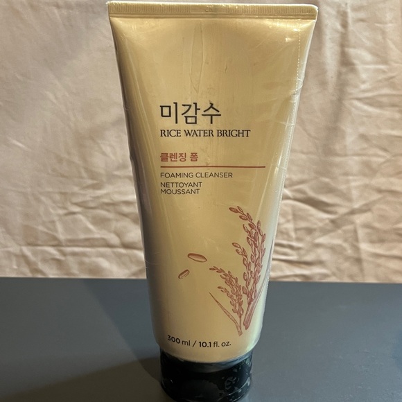 THE FACE SHOP Rice Water Ceramide Skincare Cleanser & Emulsion Set - Picture 2 of 3